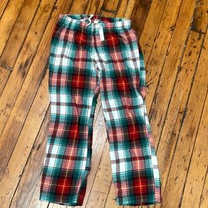Classic plaid pajama bottoms by Old Navy.  Women’s size Medium